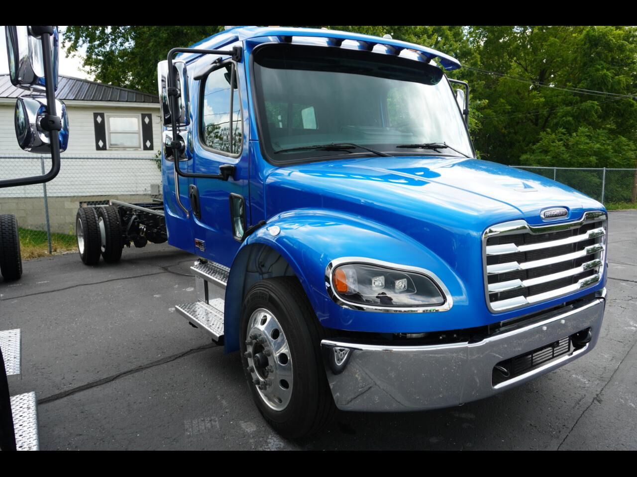 2027 FREIGHTLINER M2