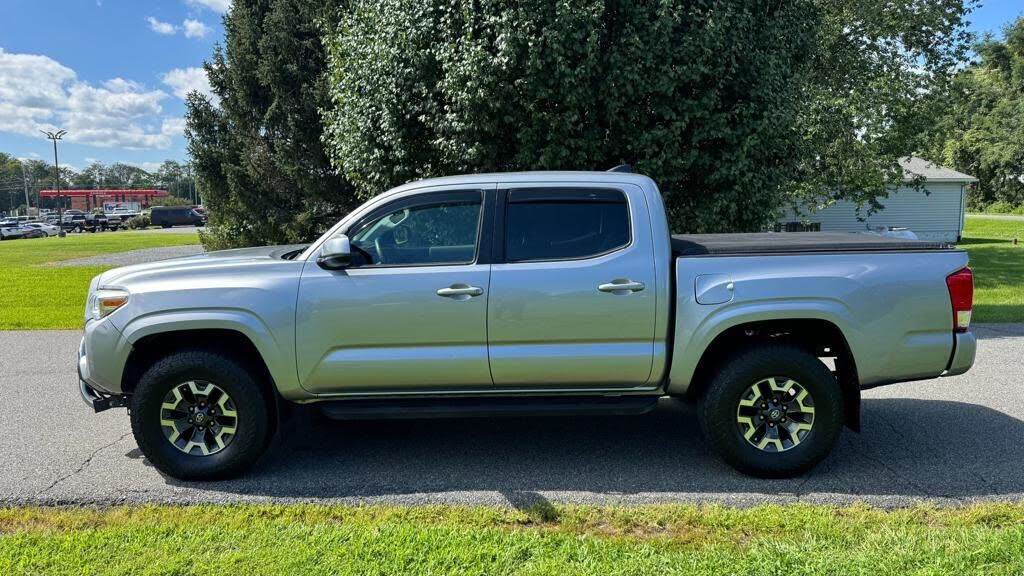 2017 TOYOTA Tacoma