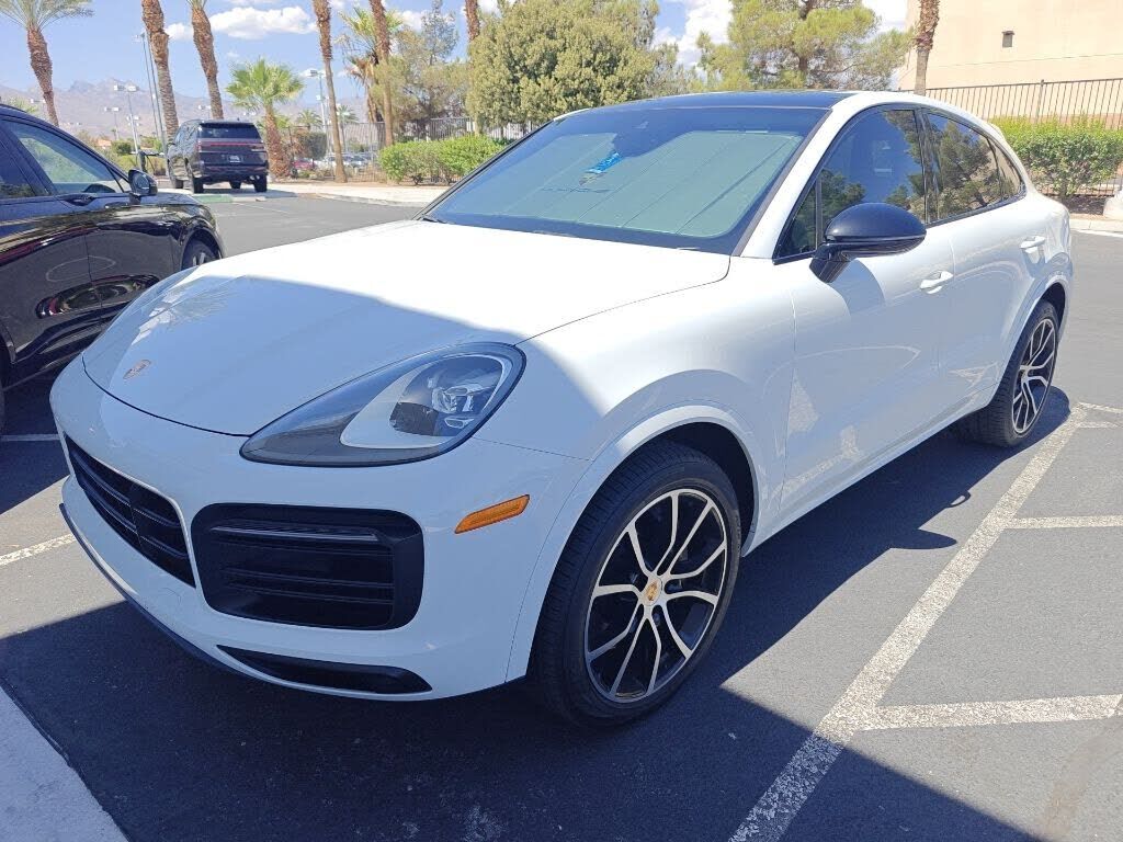 2022 PORSCHE Cayenne