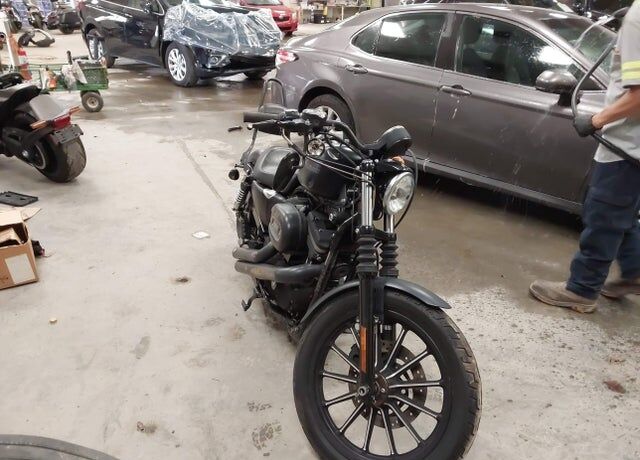 2009 HARLEY DAVIDSON Iron883