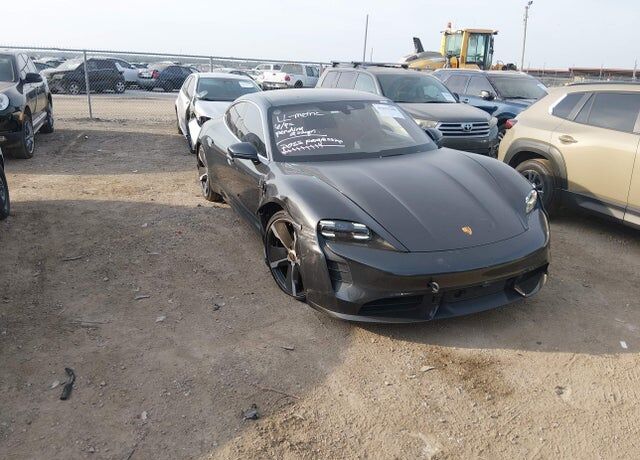 2022 PORSCHE Taycan