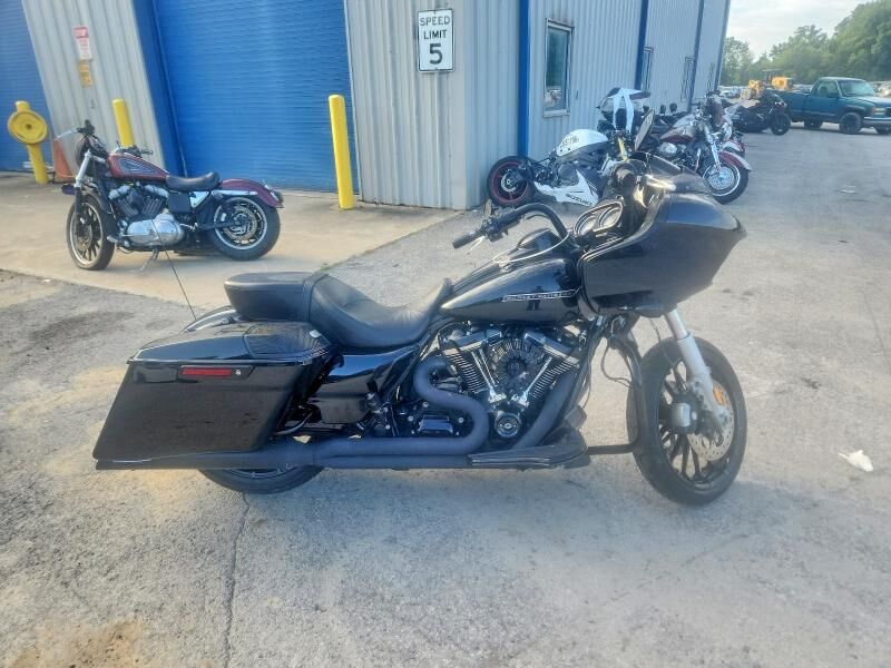 2018 HARLEY DAVIDSON FLTRXS / Road Glide Special