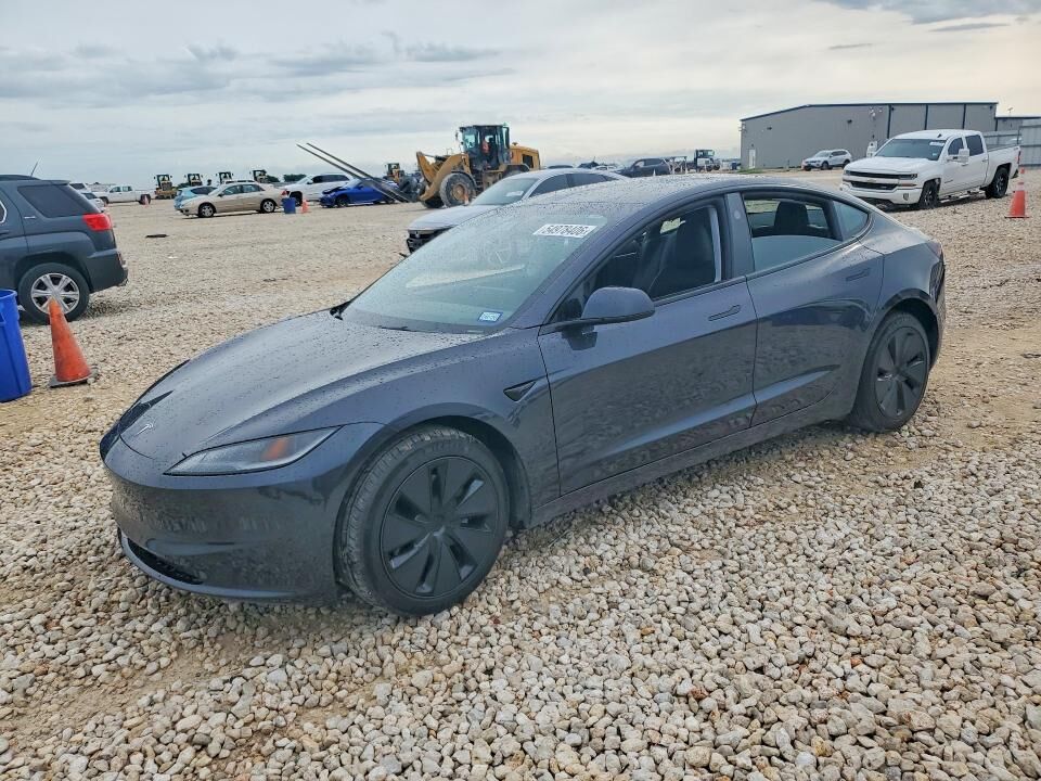 2024 TESLA Model 3