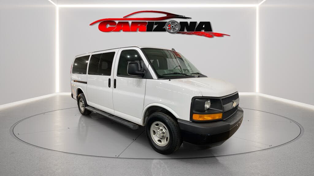 2017 CHEVROLET Express
