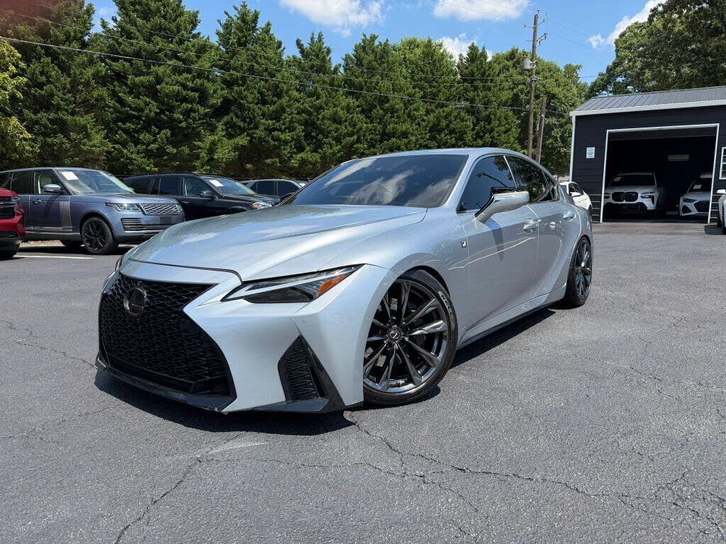 2022 LEXUS IS