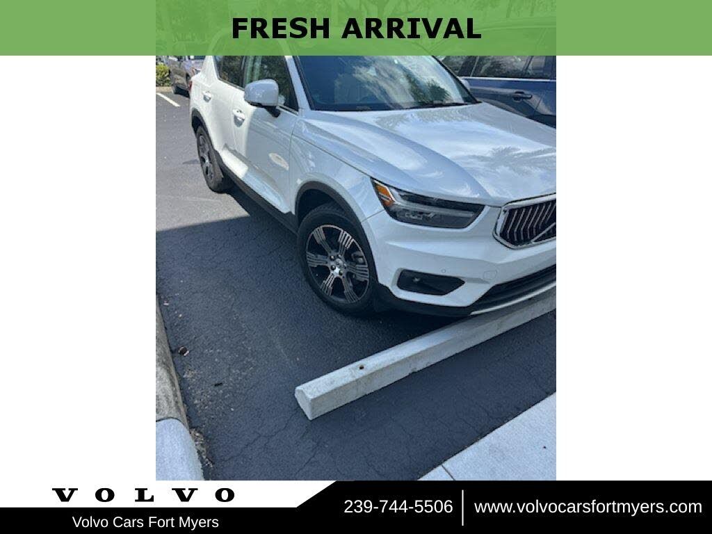 2021 VOLVO XC40