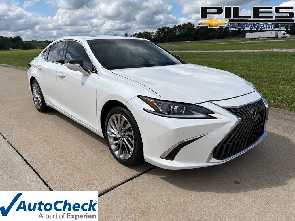 2024 LEXUS ES