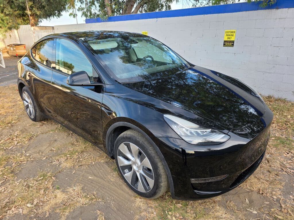 2022 TESLA Model Y