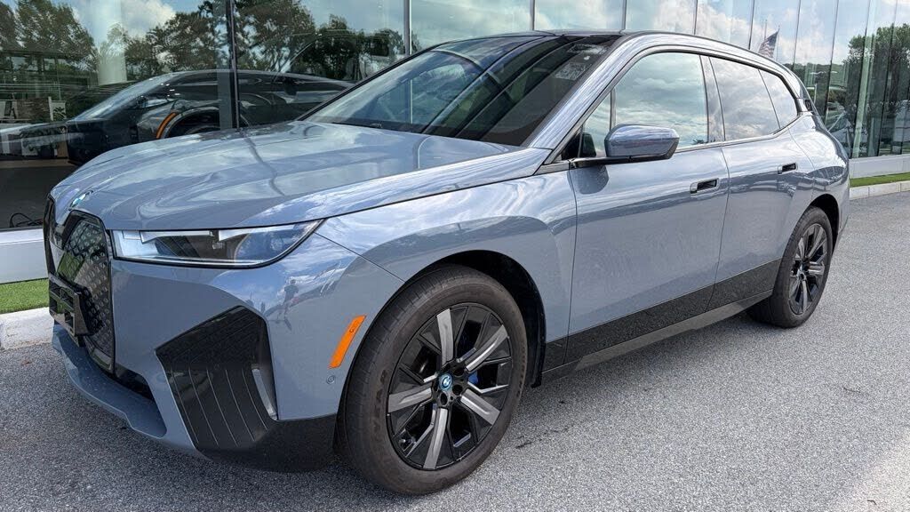 2025 BMW ix