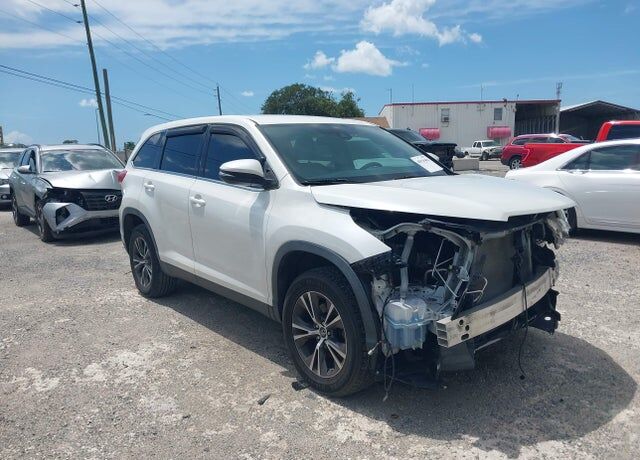 2019 TOYOTA Highlander