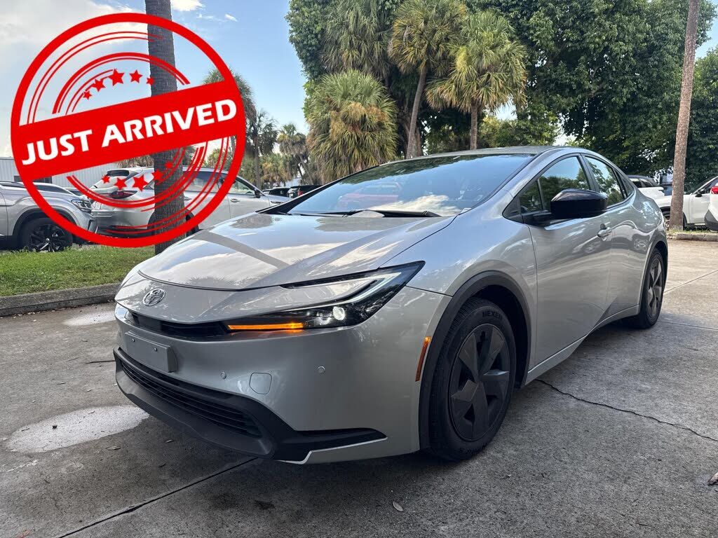 2025 TOYOTA PRIUS