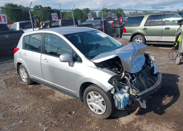 2011 NISSAN Versa