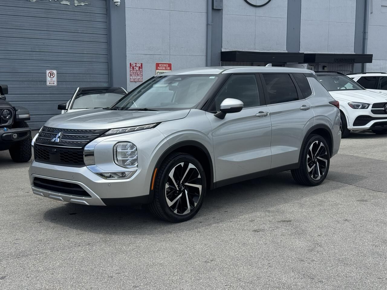 2024 MITSUBISHI Outlander