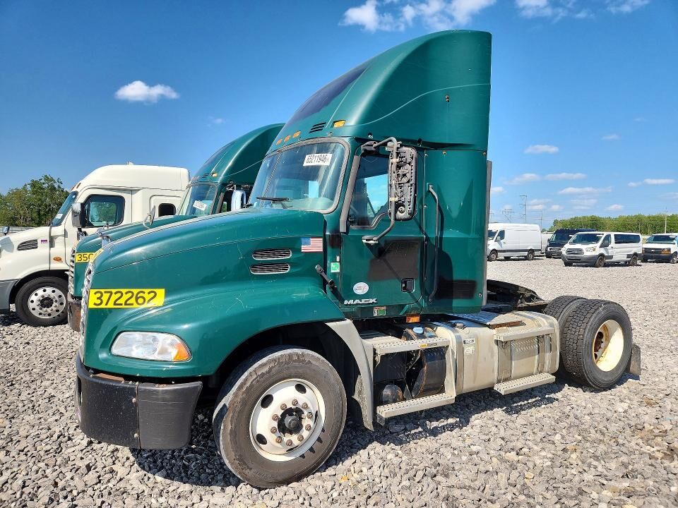 2018 MACK CXU