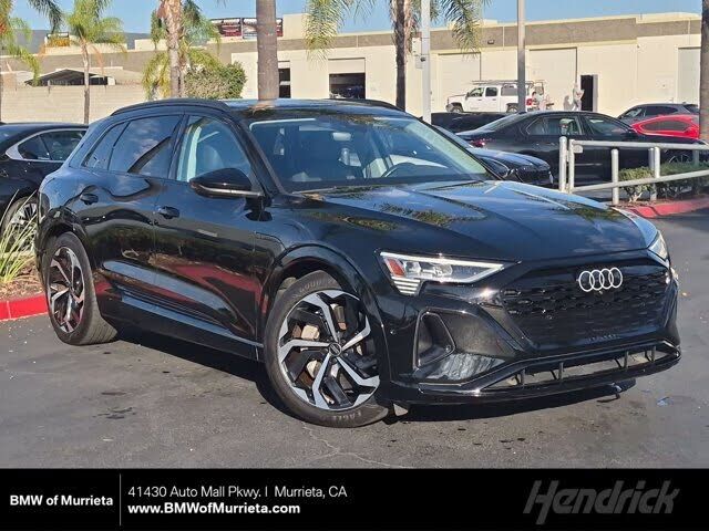 2024 AUDI Q8
