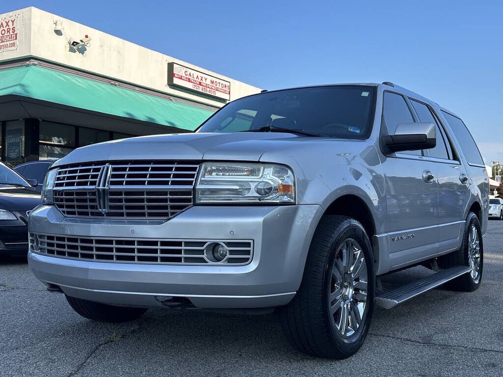 2010 LINCOLN Navigator