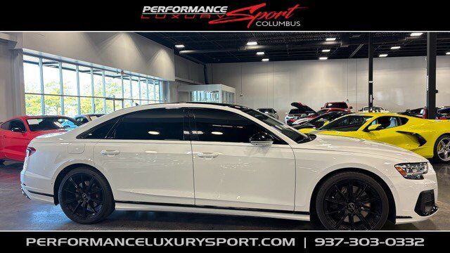 2023 AUDI S8
