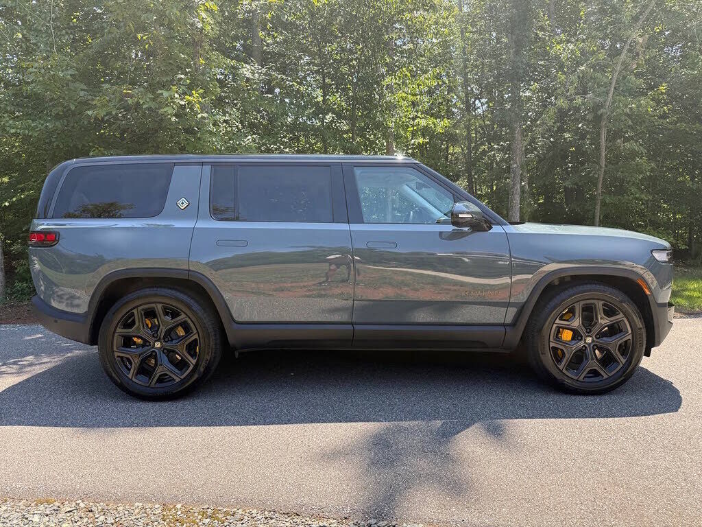 2026 RIVIAN R1S