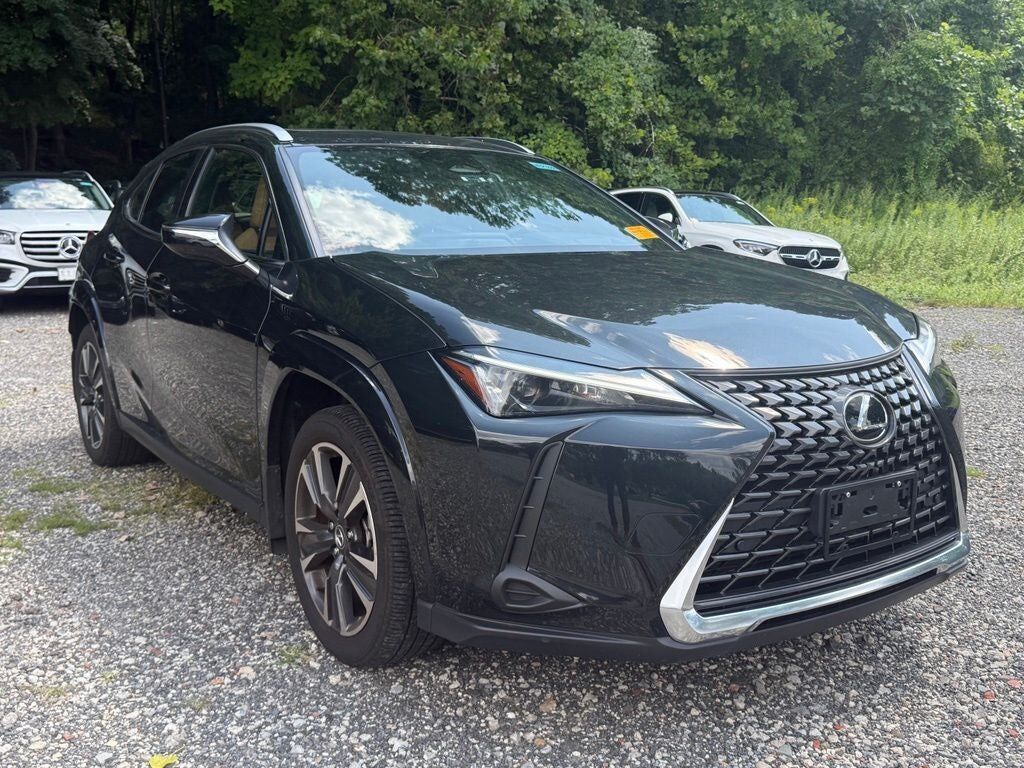 2025 LEXUS UX