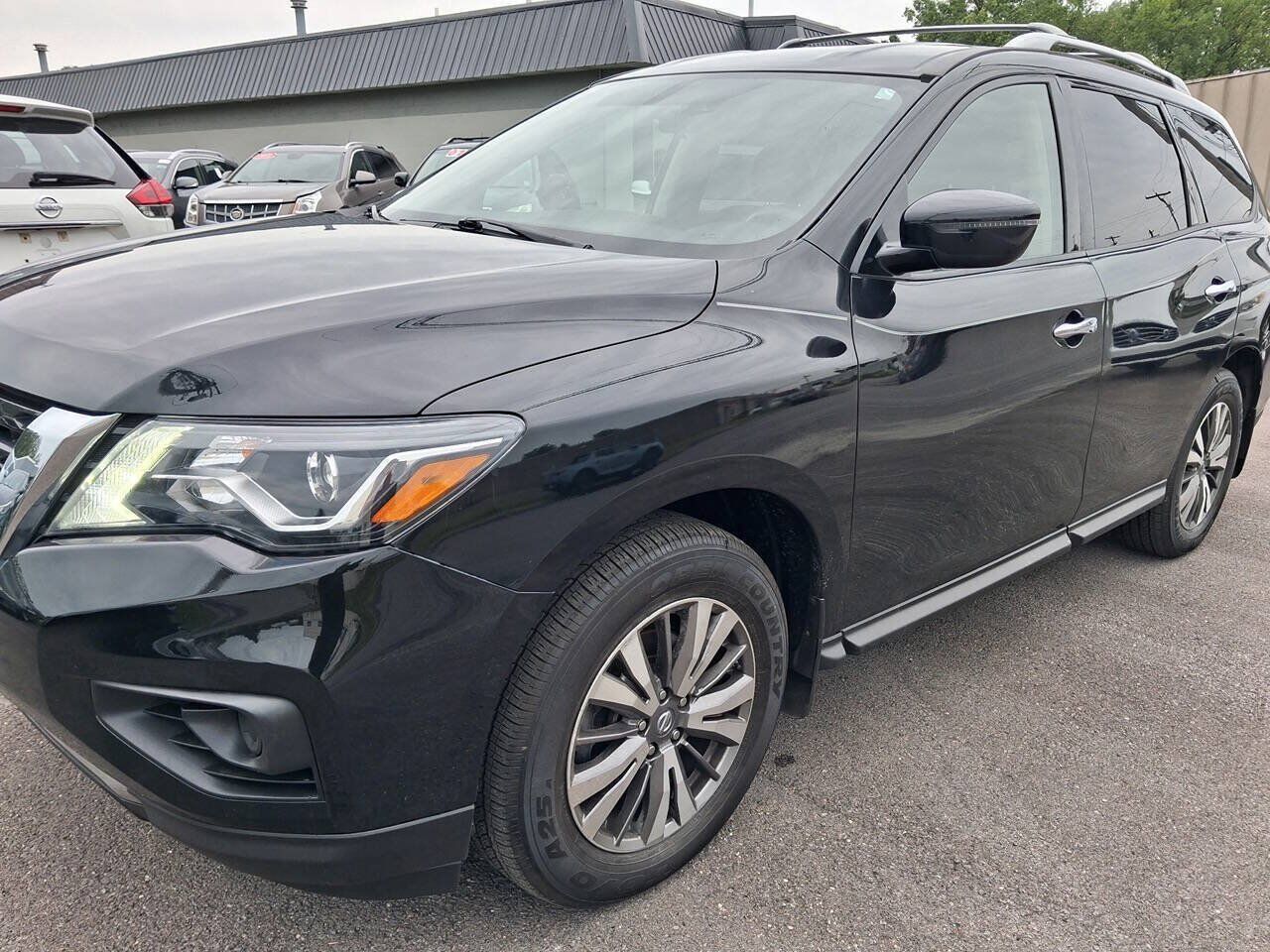 2019 NISSAN Pathfinder