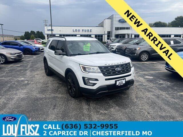 2017 FORD Explorer