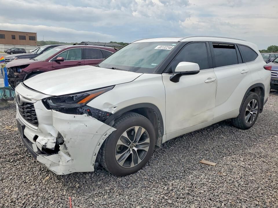 2022 TOYOTA Highlander