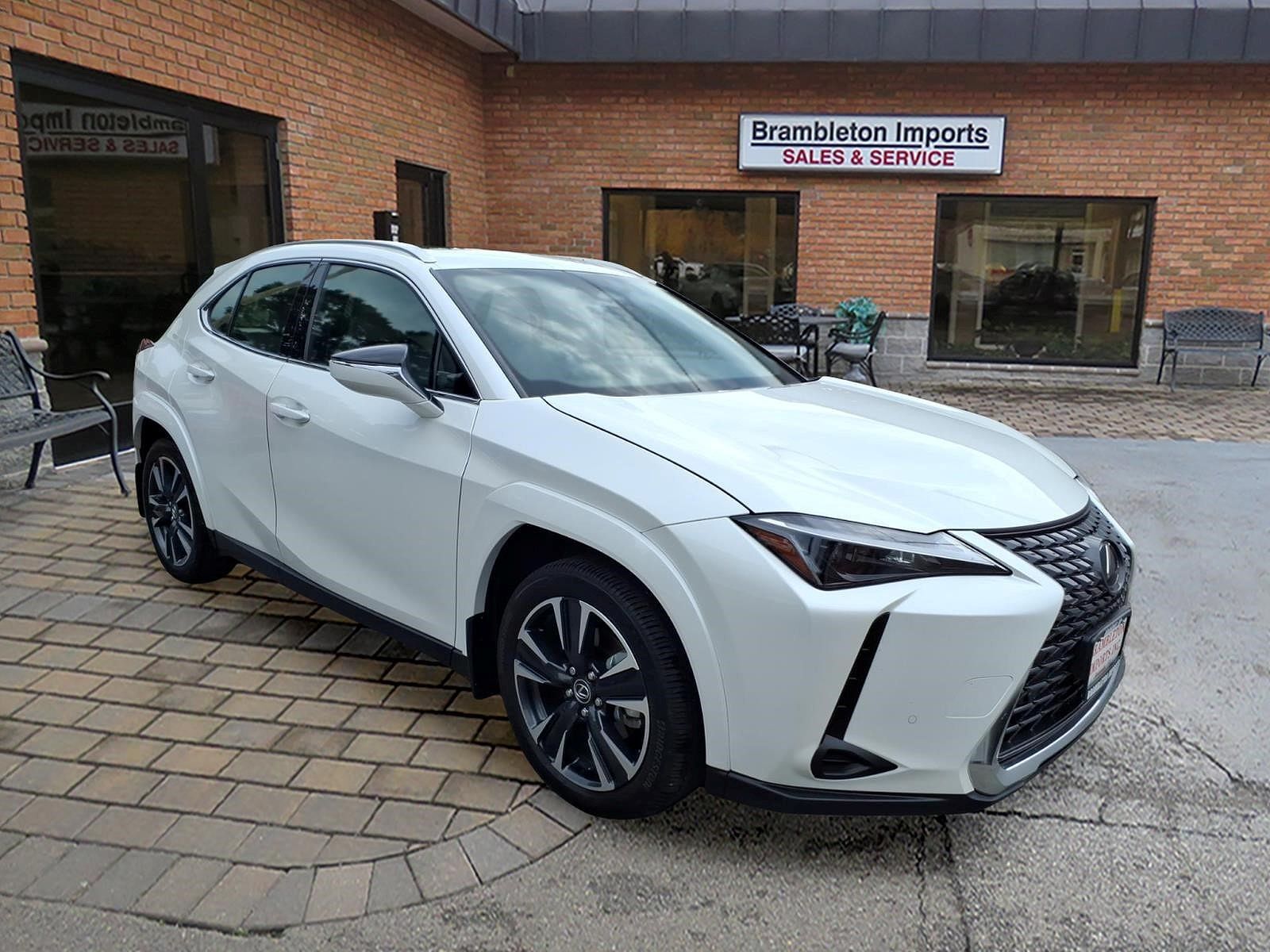 2025 LEXUS UX