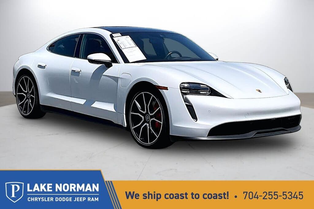 2022 PORSCHE Taycan