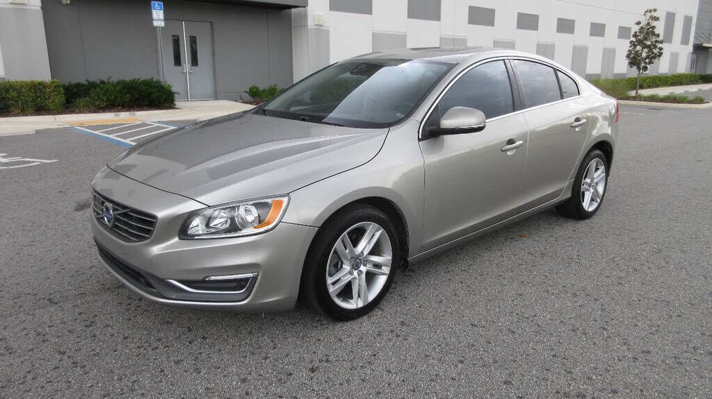 2015 VOLVO S60