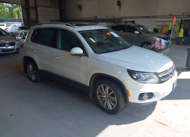 2016 VOLKSWAGEN Tiguan