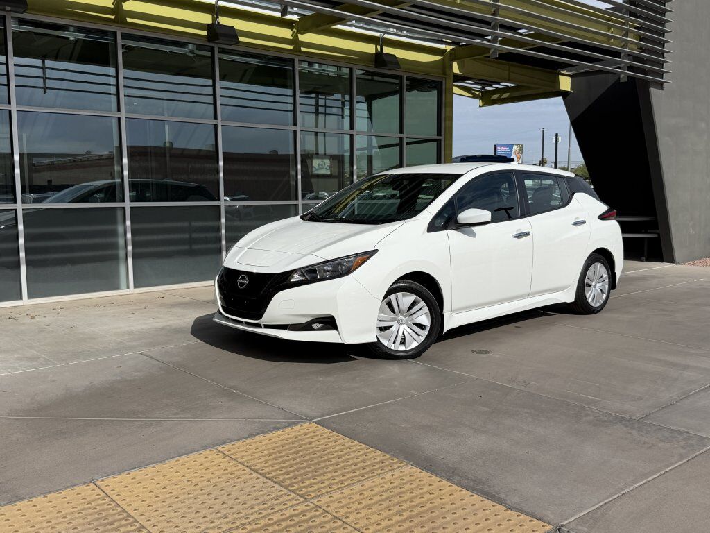 2025 NISSAN Leaf