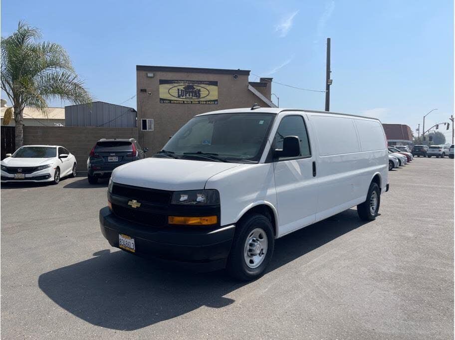 2022 CHEVROLET Express