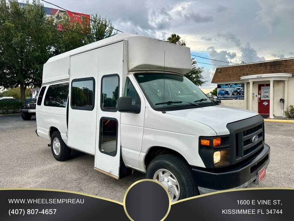 2011 FORD E-350