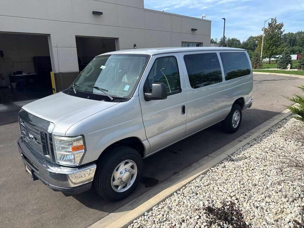 2010 FORD E-350