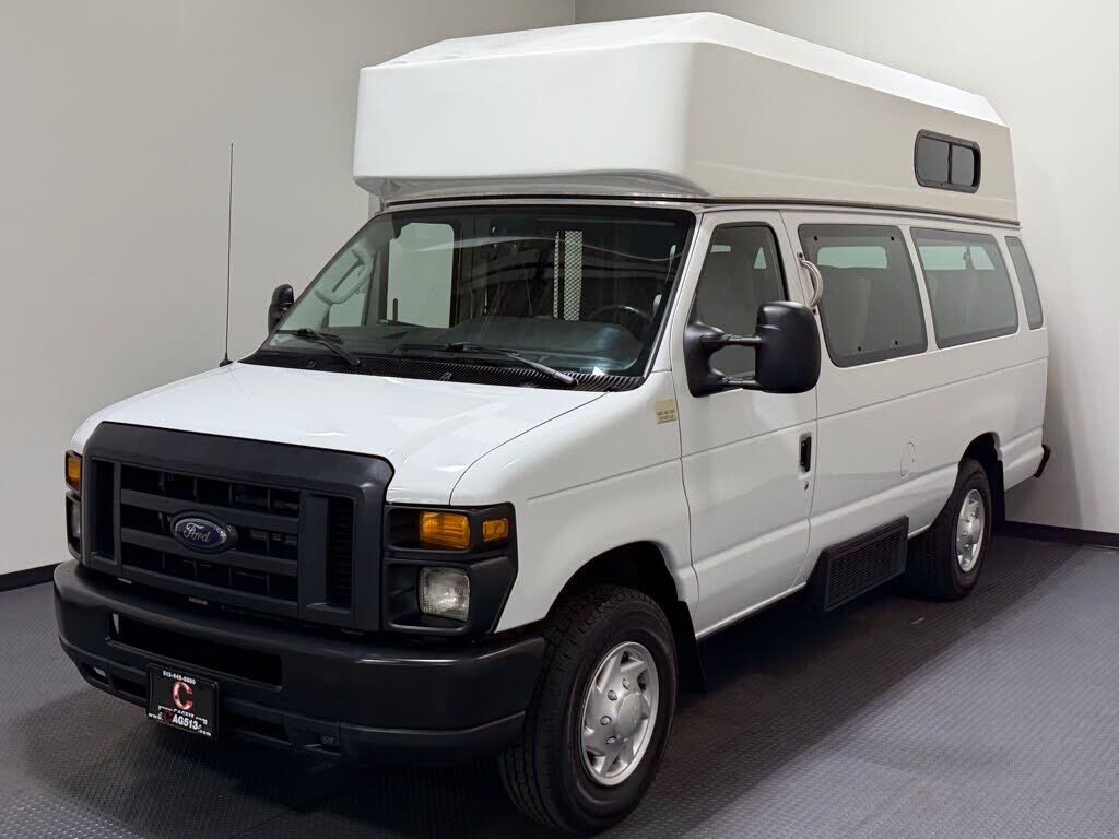 2013 FORD E-350