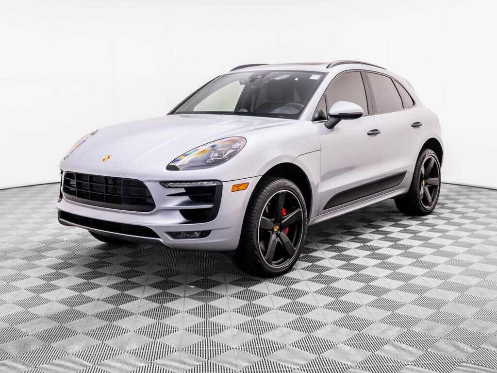 2018 PORSCHE Macan