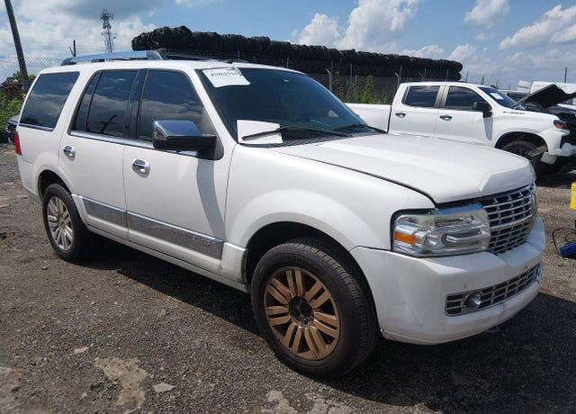 2011 LINCOLN Navigator