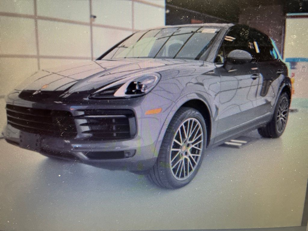 2023 PORSCHE Cayenne