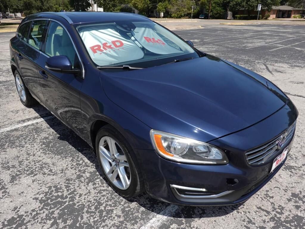 2015 VOLVO V60