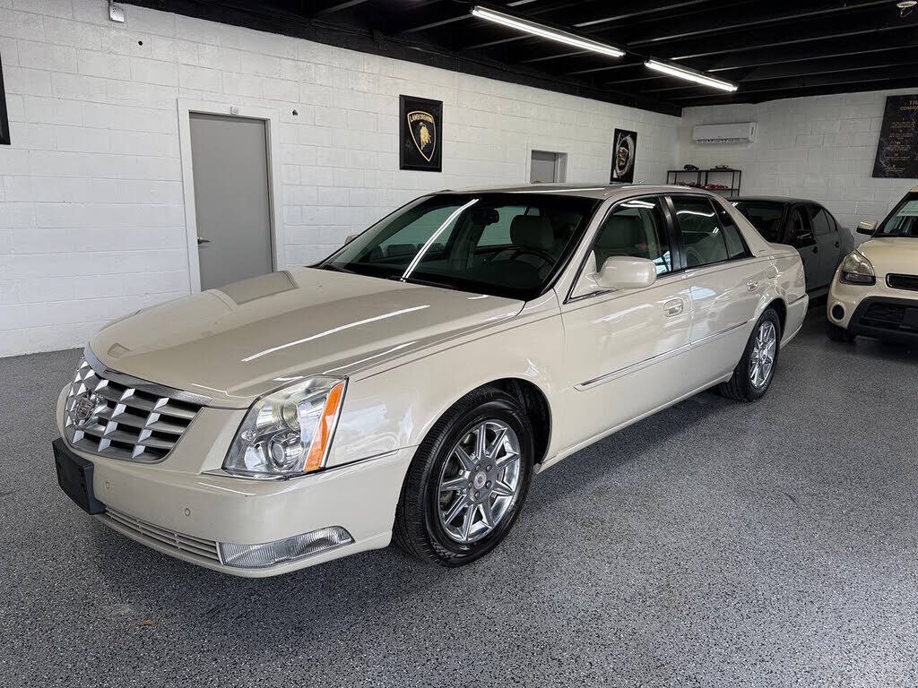 2010 CADILLAC DTS