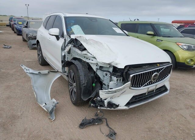 2022 VOLVO XC60