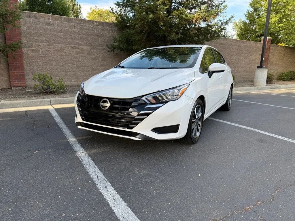2023 NISSAN Versa