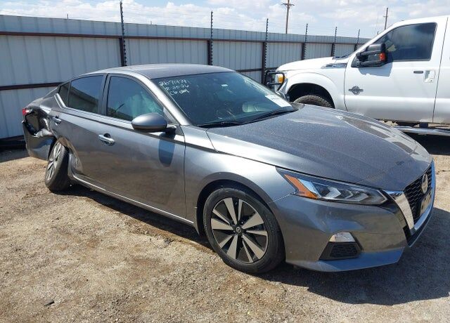 2022 NISSAN Altima