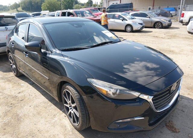 2017 MAZDA Mazda3