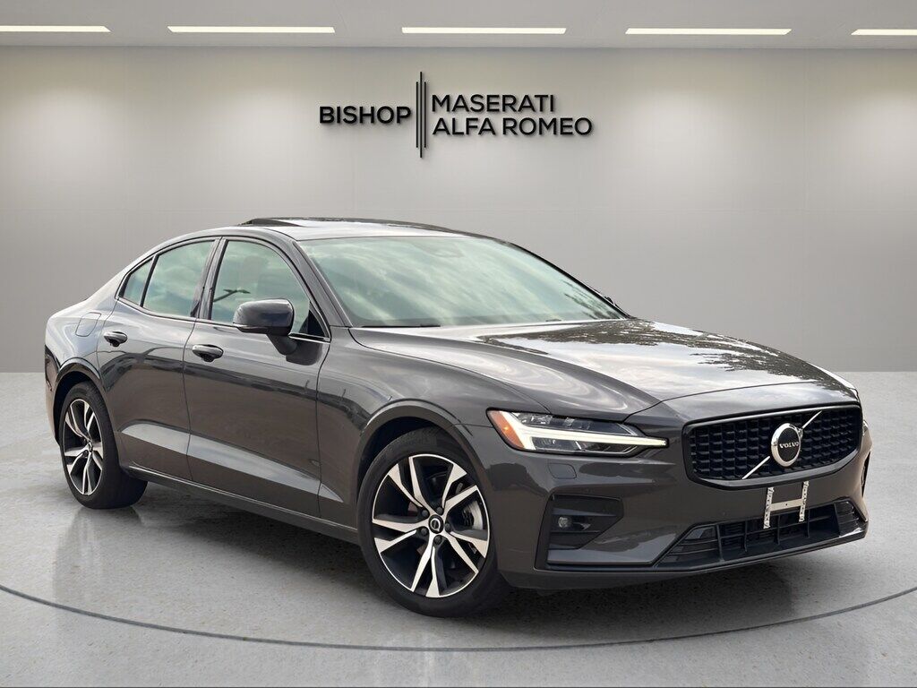 2025 VOLVO S60