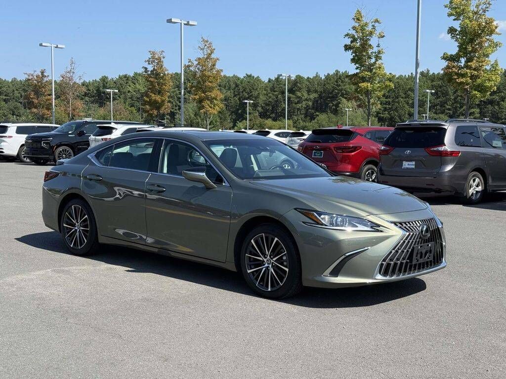 2025 LEXUS ES