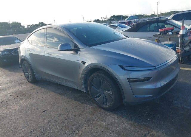 2026 TESLA Model Y