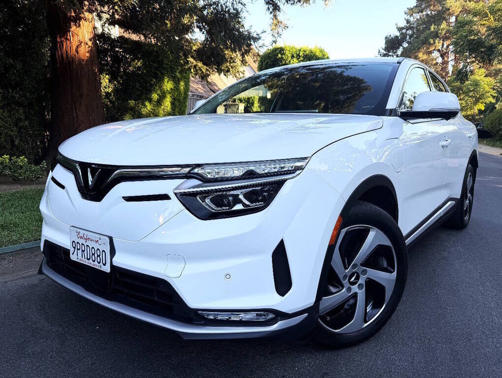 2024 VINFAST VF 8