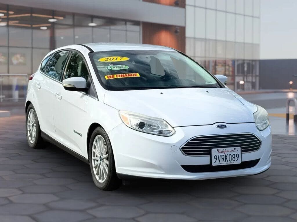 2017 FORD Focus