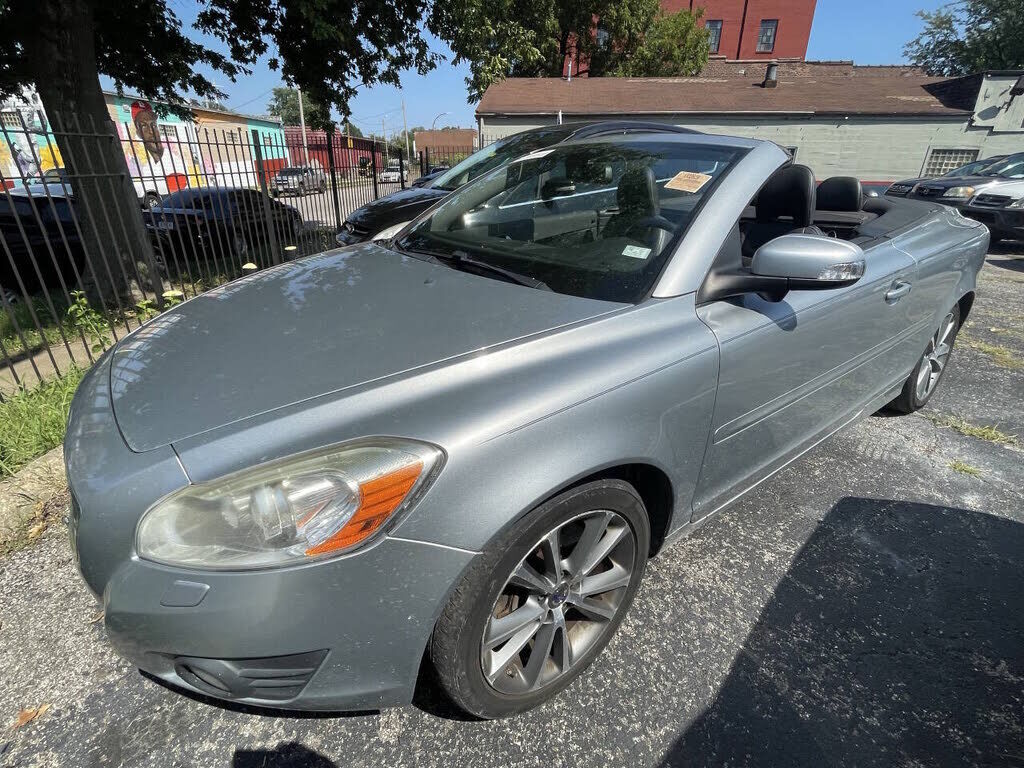 2011 VOLVO C70